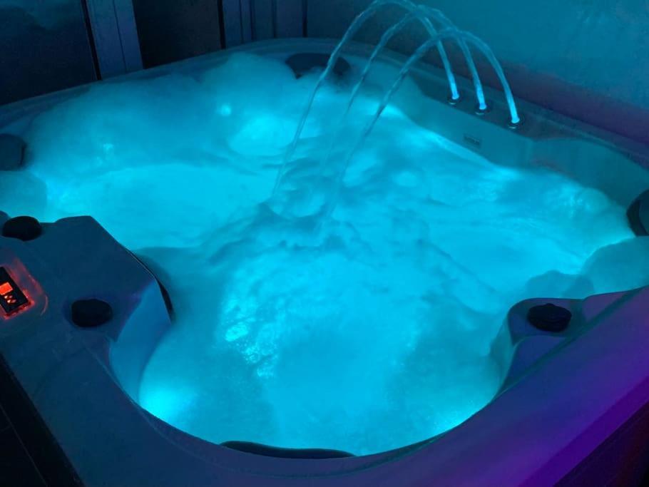 Perfect Couple Retreat To Unwind&Relax With Hottub Apartment Peacehaven Ngoại thất bức ảnh